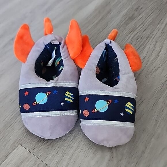 Toddler Slippers Like New - Picture 1 of 2